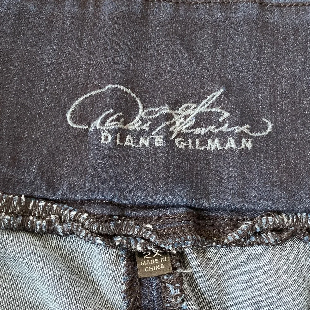 Diane Gilman minimal signs